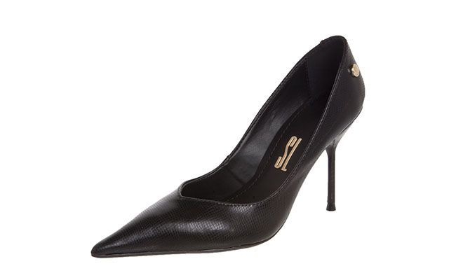 Scarpin Preto com couro de cobra Santa Lolla por R$229,90 na <a href="http://www.dafiti.com.br/Scarpin-Santa-Lolla-Elegance-Preto-1464757.html" target="blank_">Dafiti</a>
