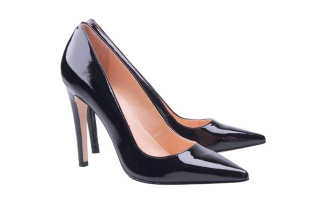 Scarpin Preto clássico por R$339 na <a href="http://loja.luizabarcelos.com.br/scarpin-salto-alto-preto-1112.aspx/p" target="blank_">Luiza Barcelos</a>
