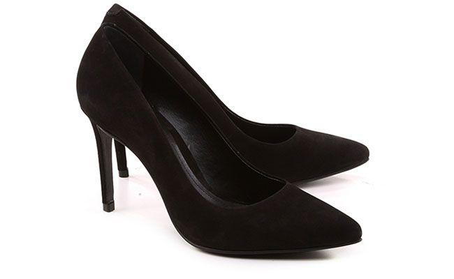 Scarpin preto: como usar o calçado que toda mulher precisa 