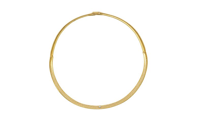 Gargantilha banhada a ouro por R$298,00 na <a href="http://www.vika.com.br/gargantilha-semi-joia-11205.aspx/p" target="blank_">Vika</a>