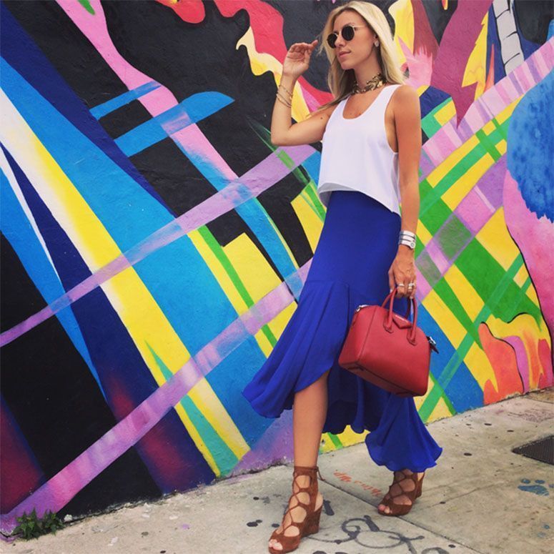 Foto: Reprodução / <a href="http://www.glam4you.com/look-dia-saia-midi-e-cropped/" target="_blank">Glam4you</a>
