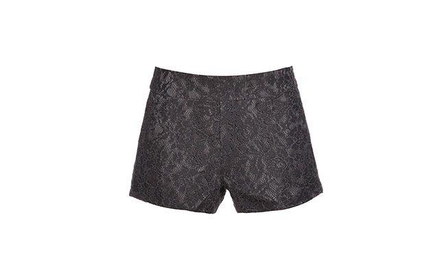 Short de renda by Anamac por R$ 299,00 na <a href=" http://www.gallerist.com.br/Short-Lace-5290.aspx/p?" target="_blank">Gallerist</a>