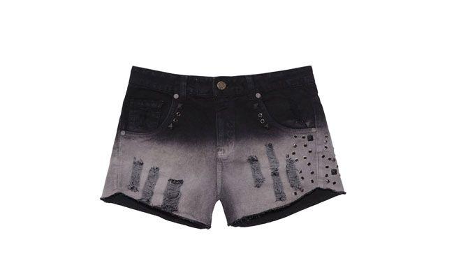 Short em degradê e com tachas por R$159,00 na <a href="http://www.oqvestir.com.br/short-degrade-tachas-29995.aspx/p" target="_blank"> Oqvestir</a>