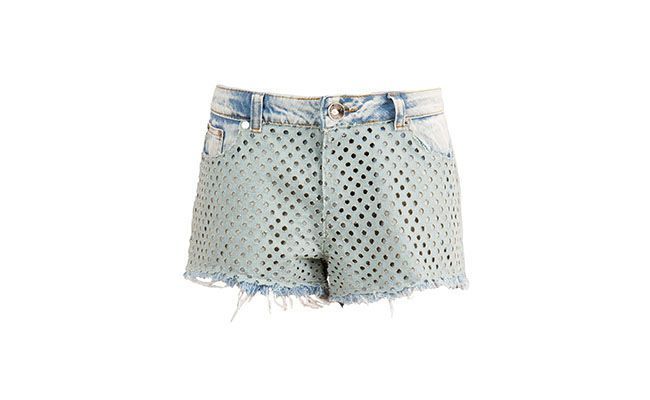 Shorts Jeans Espaço Fashion por R$380,00 na <a href="http://bit.ly/1nYolnt" target="blank_">Farfetch</a>