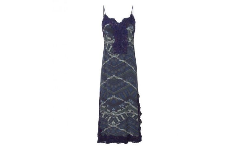 Slip dress estampado por R$958,00 na <a 
href="https://www.oqvestir.com.br/vestido-seda-midi-slip-dress-raipur.html" rel="nofollow" 
target="blank_">Oqvestir</a>