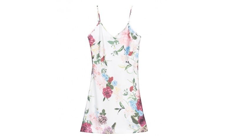 Slip dress estampado por R$139,90 na <a href="https://amaro.com/p/vestido-slip-satin/fresh?utm_source=zanox&utm_medium=deeplink&utm_campaign=custom_deeplink&utm_content=custom_deeplink&zanpid=2236478469095896064" rel="nofollow" target="blank_">Amaro</a>