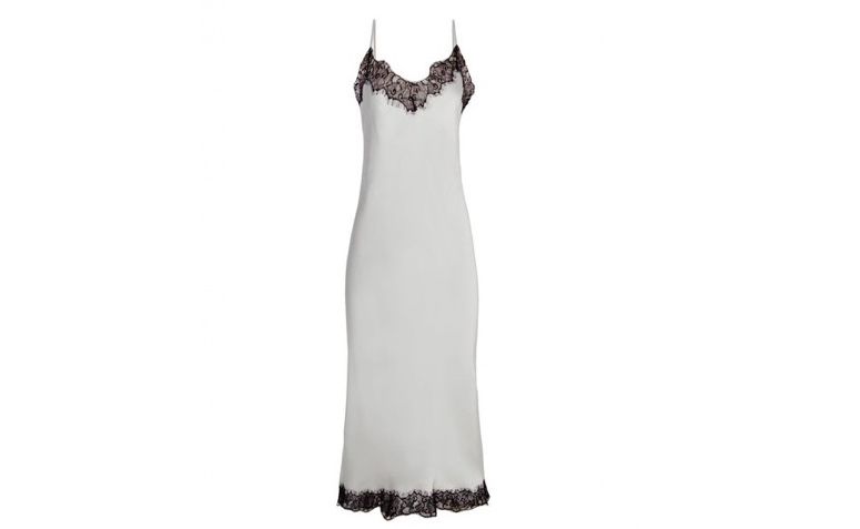 Slip dress midi por R$116,00 na <a
href="https://www.oqvestir.com.br/vestido-slip-dress-midi-renda.html" rel="nofollow"
target="blank_">Oqvestir</a>