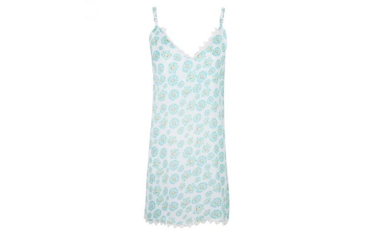 Slip dress floral por R$217,00 na <a 
href="https://www.oqvestir.com.br/vestido-slip-dress-floral-verde.html" rel="nofollow" 
target="blank_">Oqvestir</a>