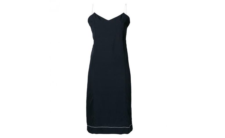 Slip dress de seda por R$2.590,00 na <a
href="https://www.farfetch.com/br/shopping/women/bassike-slip-dress-de-seda-item-11662259.aspx?utm_source=1575104&utm_medium=affiliate&utm_campaign=zanoxbr&utm_content=deeplink" rel="nofollow" target="blank_">Farfetch</a>