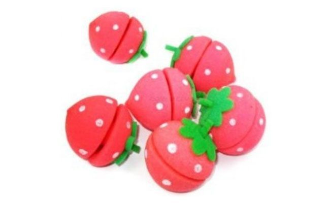 Kit com 24 unidades R$ 34,90 na <a href="http://www.tatiimports.com/Morango-Magicos-para-Cabelos-Strawberry-Balls-24-unidades/prod-1354499/" target="blank_">Tati Imports</a>
