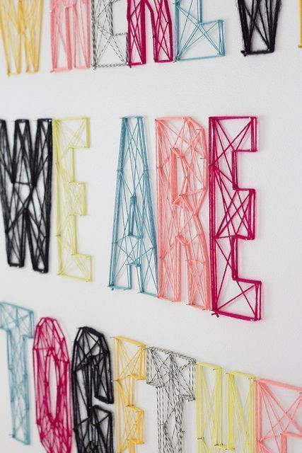 Foto: Reprodução / <a href="http://jenloveskev.com/2013/06/06/nail-yarn-wall-art-pt-2/" target="_blank"> Jen loves Kev </a>