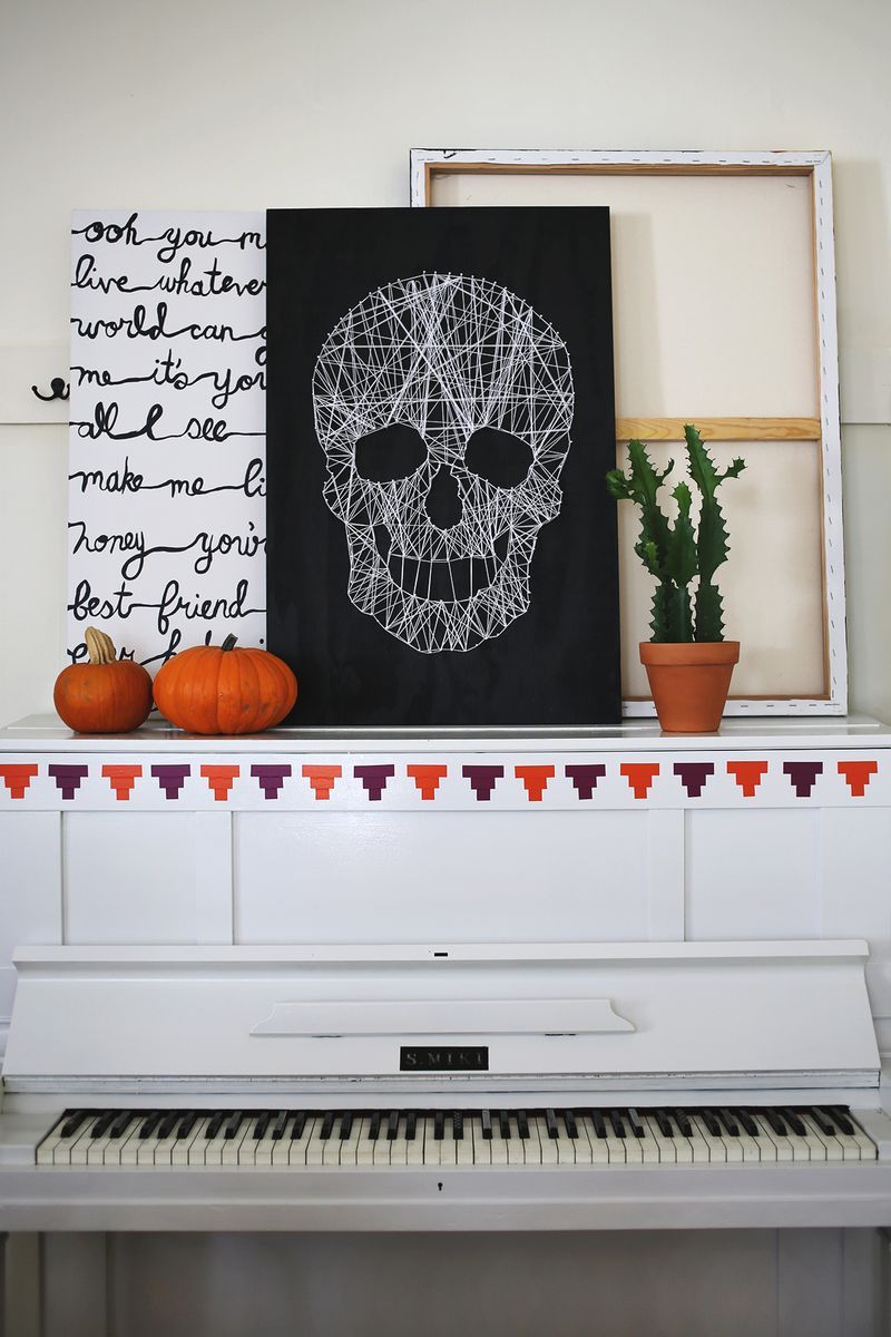 Foto: Reprodução / <a href="http://www.abeautifulmess.com/2013/10/make-your-own-skull-string-art.html" target="_blank">A beautiful mess</a>