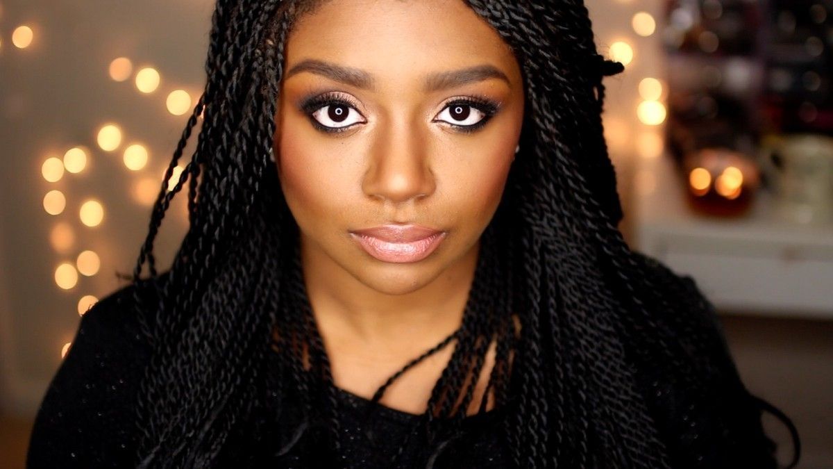 Foto: Reprodução / <a href="http://mahamaven.com/prom-makeup-tutorial-2015/" target="_blank">Maha Maven</a>