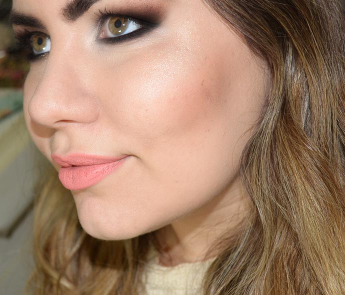 Foto: Reprodução / <a href="http://www.pausaparafeminices.com/pele/mineralize-skinfinish-soft-and-gentle-mac/" target="_blank">Pausa para Feminices</a>