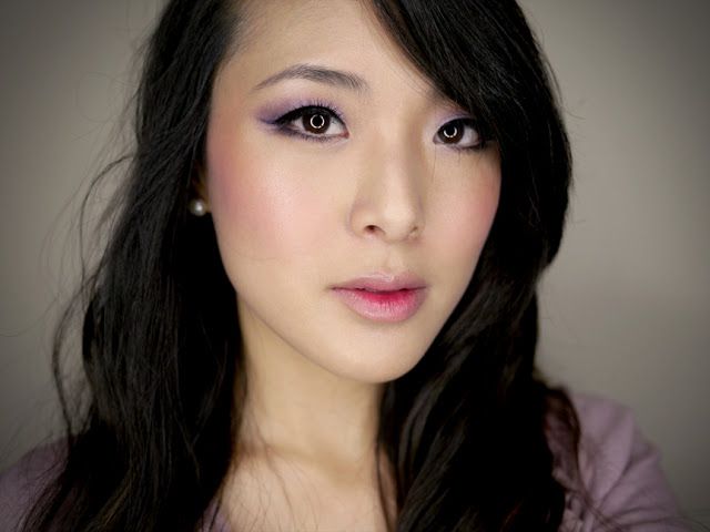 Foto: Reprodução / <a href="http://www.frmheadtotoe.com/2012/02/romantic-violet-makeup-tutorial.html" target="_blank">From Head to Toe</a>