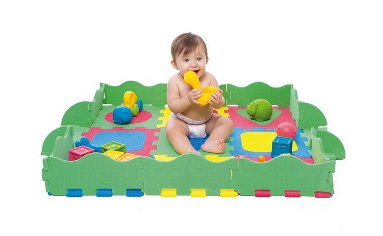 Tapete de atividades Toyster por R$ 189,99 na <a href="http://ad.zanox.com/ppc/?29470483C45742699&ULP=[[http://www.rihappy.com.br/tapete-de-atividades-meu-tapetinho-toyster-5048638/p?utm_source=zanox&medium=deeplink&campaing=afilio_zanox&content=deeplinkgenerator]]" rel="nofollow" 
target="_blank">RiHappy</a>