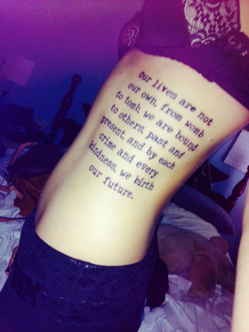 Foto: Reprodução / <a href="http://sincerelyyours-j.tumblr.com/post/93515402175/a-better-pic-of-the-tattoocloud-atlas" target="_blank">Sincerely yours</a>