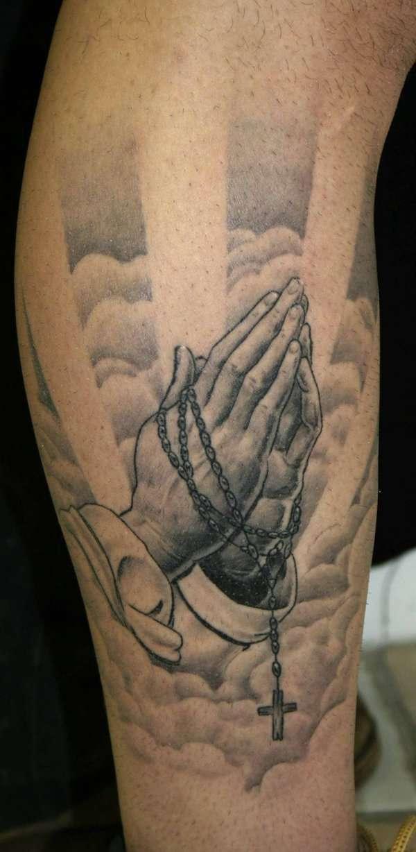 Foto: Reprodução / <a href="http://slodive.com/inspiration/rosary-tattoos/" target="_blank">Slodive</a>