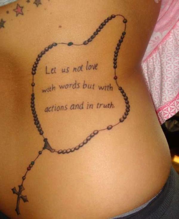 Foto: Reprodução / <a href="http://slodive.com/inspiration/rosary-tattoos/" target="_blank">Slodive</a>