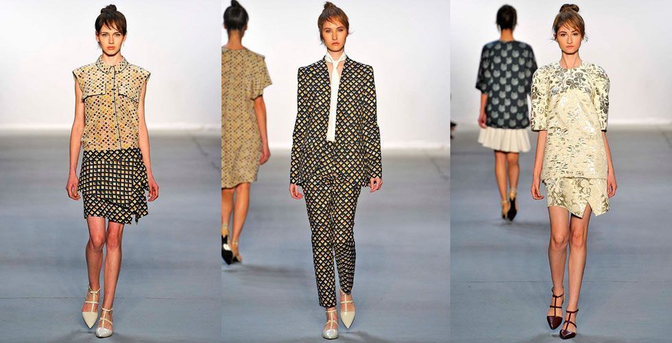 <p>Com um estilo clássico da feminilidade contemporânea, Andrea Marques trouxe uma coleção de inverno com um shape mais soltinho e cintura baixa. Os conjuntinhos e os vestidos com ombros arredondados marcaram o desfile da marca. </p>