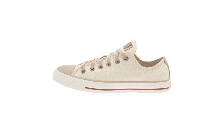 Tênis Converse por R$159 na <a href="http://www.oqvestir.com.br/tenis-converse-specialty-ox---bege-57705.aspx/p" target="blank_">Oqvestir</a>