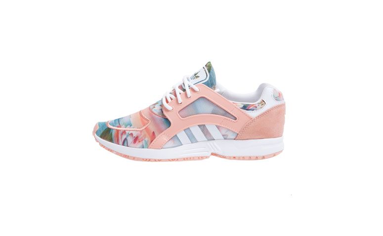 Tênis Adidas por R$244 na <a href="http://www.oqvestir.com.br/tenis-racer-farm-curso-dagua-56896.aspx/p" target="blank_">Oqvestir</a>