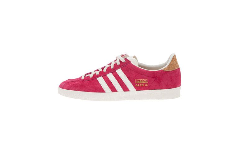 Tênis Adidas por R$250 na <a href="http://www.oqvestir.com.br/tenis-adidas-originals-gazzele---rosa-55561.aspx/p" target="blank_">Oqvestir</a>