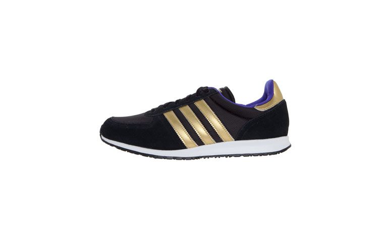 Adidas Kengät R $ 179,90 vuonna Dafiti