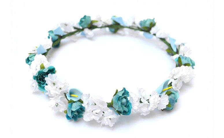 Tiara Azul e Branca por R$49,00 no <a href="http://www.elo7.com.br/colecao-4-estacoes-coroa-inverno/dp/47B217" target="_blank">Elo 7</a>