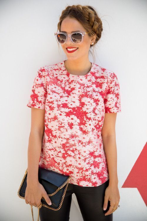Foto: Reprodução / <a href="http://www. galmeetsglam.com/2014/06/floral-leather/">Gal Meets Glam</a>