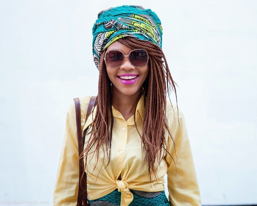 Foto: Reprodução / <a href="http://www.modavracha.com/2015/04/retro-ankara-skirt-and-turban-outfit.html"> Modavracha</a>