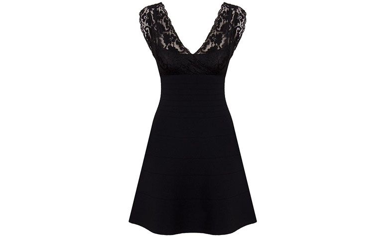 Vestido bandagem soltinho por R$339 na <a href="http://www.capitollium.com.br/produto/VESTIDO-TRICOT-BANDAGEM-PRETO-147775?atributo=158:preto" target="blank_">Capitollium</a>