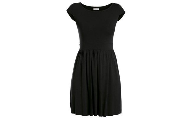 Vestido preto por R$59,99 na <a href="http://bit.ly/IuzSIA" target="_blank">Posthaus</a>