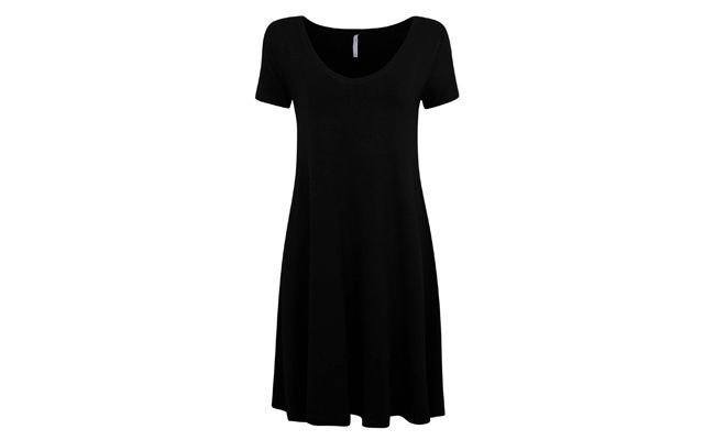 Vestido preto por R$59,90 na <a href="http://lojavirtual.lojasrenner.com.br/productdetails/index.jsp?skuId=532559841&productId=532548860" target="_blank">Renner</a>