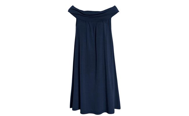 Vestido azul por R$79,99 na <a href="http://www.heringwebstore.com.br/categoria-1/vestidos/vestido-em-viscose-com-caimento-nos-ombros-09pt" target="_blank">Hering</a>