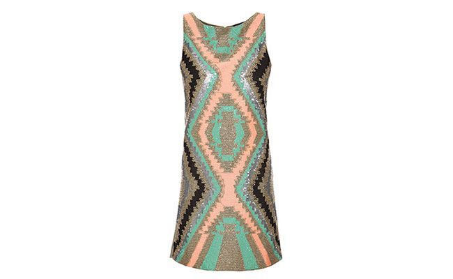Vestido de paetê Juju Costa por R$889 na <a href="http://www.gallerist.com.br/vestido-multi-5359.aspx/p" target="blank_">Gallerist</a>
