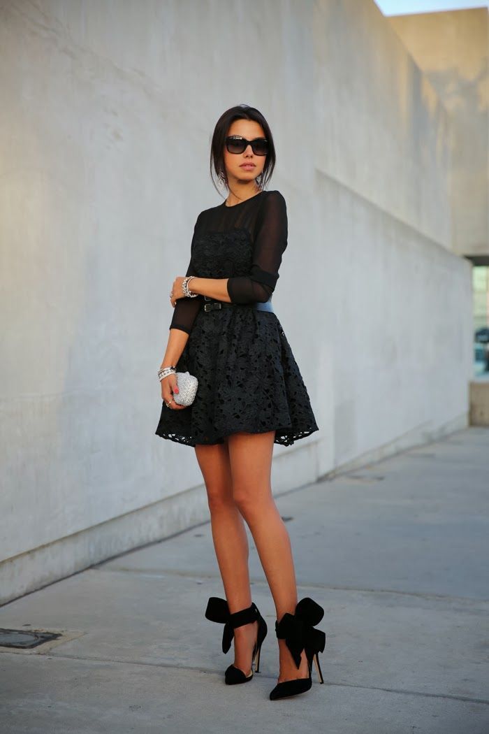 Foto: Reprodução / <a href="http://vivaluxury.blogspot.com.br/2013/12/holiday-luxe-little-black-lace.html" target="_blank">Viva Luxury</a>