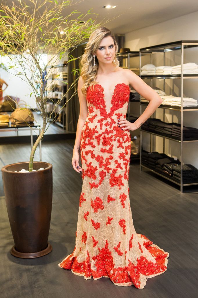 Foto: Reprodução / <a href="http://deboranogueira.com.br/2014/06/18/meu-look-festa/" target="_blank">Débora Nogueira</a>