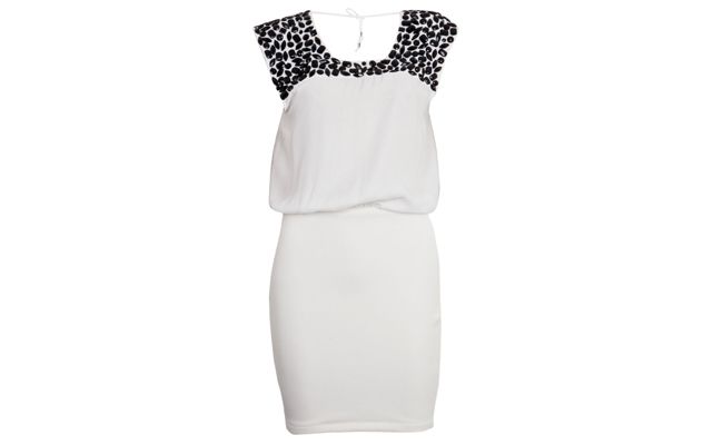 Robe avec des pierres lance parfum par R 597 $ en Dafiti