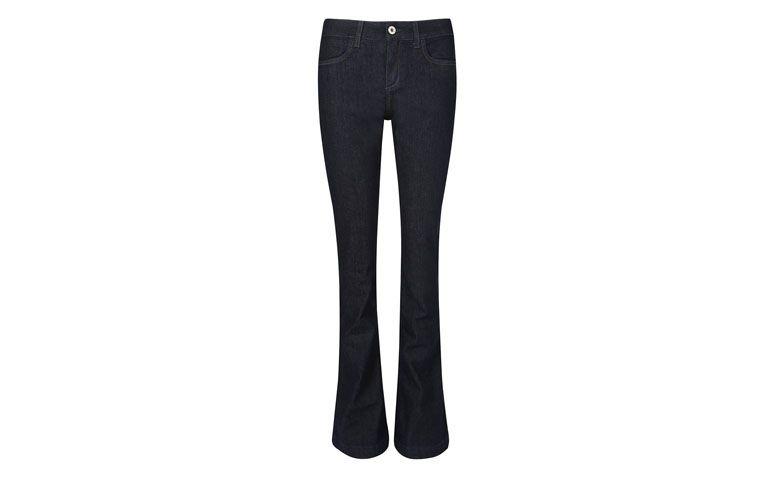 Calça jeans flare por R$69,90 na <a href="http://www.riachuelo.com.br/produto/pool/feminino/calcas/calca/4864" target="blank_">Riachuelo</a>
