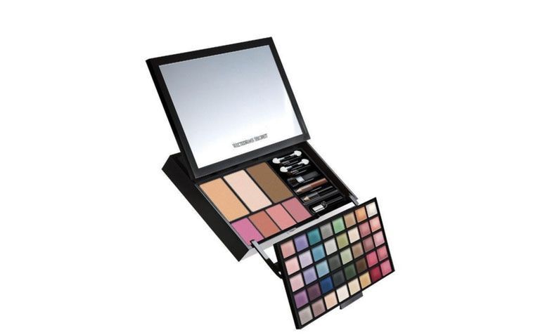 Paleta de Maquiagem por R$249,90 na <a href="http://www.evidenciacosmeticos.com.br/maquiagem-1/vs-makeup-new-hello-bombshell-makeup-kit-victoria-s-secret.html" target="blank_">Evidencia</a>