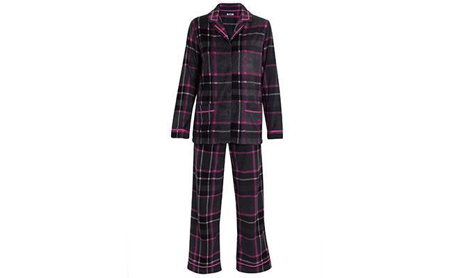 Pijama Loungerie por R$199 na <a href="http://www.shop2gether.com.br/pijama-lg-alg-frost-bite-3.html#" target="blank_">Shop2gether</a>