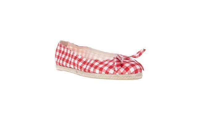 Sapatilha Xadrez Castañer por R$191,25 na <a href=http://www.farfetch.com/br/shopping/women/castaer-umi-pump-item-10083403.aspx?storeid=9039&ffref=lp_4_" target="blank_">Farfetch</a>