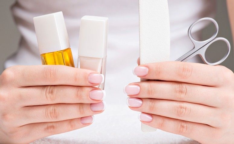 Como fazer unhas em casa: passo a passo e como montar seu kit manicure