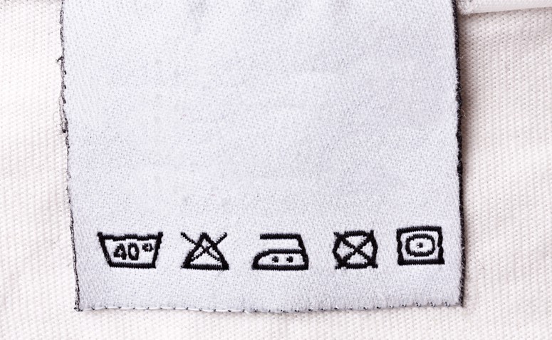 Você sabe decifrar o símbolo das etiquetas das roupas? Tire suas dúvidas