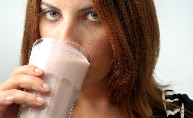 mitos-sobre-cha-verde-shakes-e-oleo-de-coco