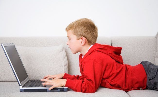 como-controlar-o-que-o-seu-filho-ve-na-internet-sem-invadir-a-privacidade