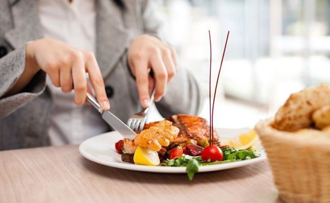 4-dicas-para-se-sentir-mais-satisfeita-com-as-refeicoes