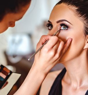 8 truques de maquiagem para aumentar os olhos