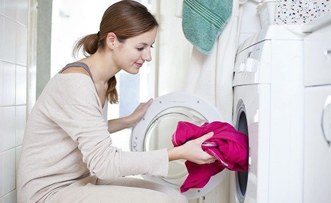 como-lavar-roupa-colorida-sem-perder-a-cor